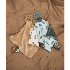 Done By Deer ™ Knuffeldoekje Met Bijtring Croco, Groen -Speelgoed Voor Kinderen done by deer knuffeldoekje met bijtring croco groen a302616 2