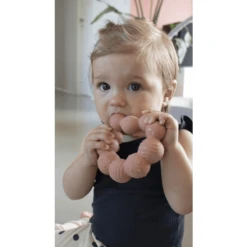 Filibabba Bijtring Lily De Larve - Peach -Speelgoed Voor Kinderen filibabba bijtring lily de larve peach a333548 4