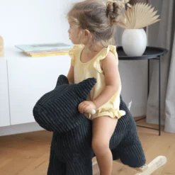 Label Label - Schommelhond - Zwart -Speelgoed Voor Kinderen label label schommelhond zwart a394323 2